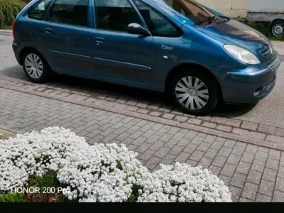 Używany Citroën Xsara Picasso 109 KM (80 kW) 2008 Niebieski Minivan