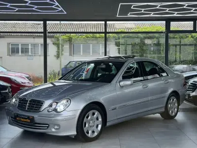 Używany Mercedes C280 231 KM (169 kW) 2006 Srebrny Sedan/Limuzyna