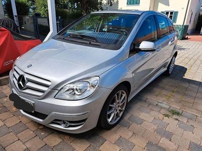 Mercedes B200