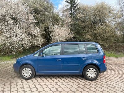 gebraucht VW Touran 1,6 FSI Benzin