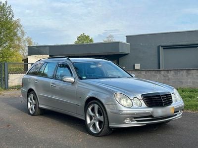 Gebraucht Mercedes E500 Avantgarde 306 PS (225 kW) 2003 Silber Kombi