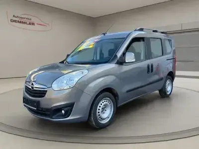 Usata Opel Combo Edition 120 CV (88 kW) 2017 Marrone Monovolume