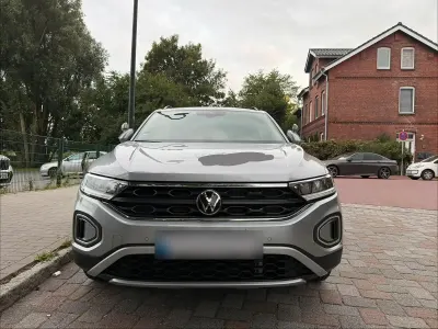 Gebraucht VW T-Roc 150 PS (110 kW) 2023 Grau SUV