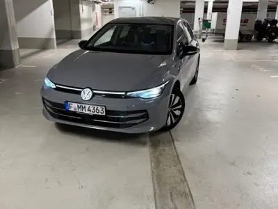 Gebraucht VW Golf VIII Goal 150 PS (110 kW) 2024 Grau Limousine
