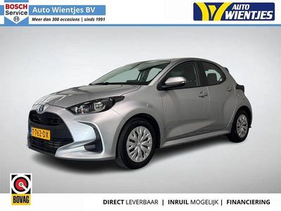 Gebraucht Toyota Yaris Hybrid Active 91 PS (66 kW) 2023 Grau Limousine