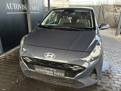 Gebraucht Hyundai i10 Trend 63 PS (46 kW) 2023 Grau Kleinwagen