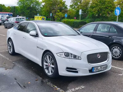 Käytetty Jaguar XJ Premium Luxury 275 HP (202 kW) 2014 Valkoinen Sedan