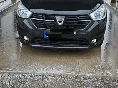 Gebraucht Dacia Lodgy Comfort 102 PS (75 kW) 2019 Schwarz Van / Kleinbus