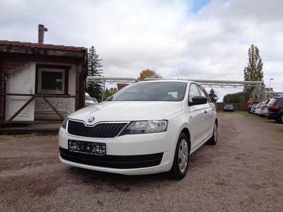 Weiß Gebraucht 2013 Skoda Rapid Active Limousine | 7.250 € (Fairer Preis)