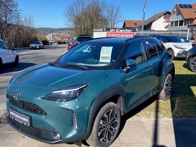 Neu Toyota Yaris Cross 131 PS (96 kW) 2026 Grün SUV
