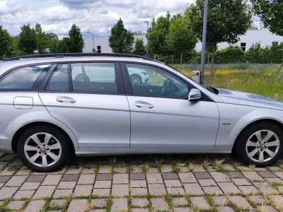 Second-hand Mercedes C200 136 CP (100 kW) 2010 Argintiu Berlinǎ