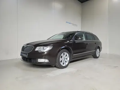 Gebraucht Skoda Superb 105 PS (77 kW) 2012 Braun Limousine