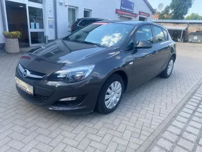 Gebraucht Opel Astra Selection 116 PS (85 kW) 2015 Grau Limousine