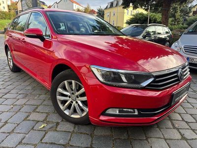 Gebraucht VW Passat Comfortline 120 PS (88 kW) 2016 Rot Kombi