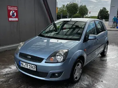 Gebraucht Ford Fiesta Ghia 80 PS (58 kW) 2006 Blau Kleinwagen