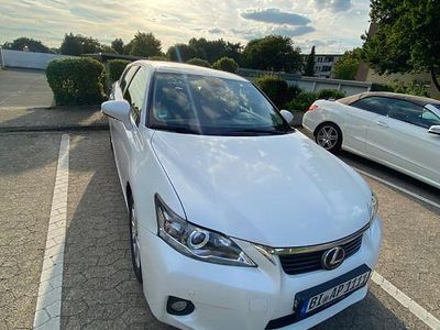 Lexus CT200h