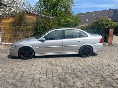 Usata Opel Vectra Edition 101 CV (74 kW) 2000 Argento Berlina