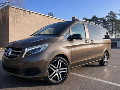 Grau Gebraucht 2017 Mercedes V220 Van / Kleinbus | 35.500 € (Teuer)