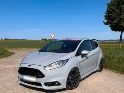Gebraucht Ford Fiesta ST200 200 PS (147 kW) 2016 Grau Kleinwagen