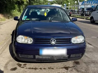 Gebraucht VW Golf IV 75 PS (55 kW) 2004 Blau Kleinwagen