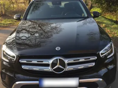 Używany Mercedes GLC200 163 KM (119 kW) 2022 Czarny SUV