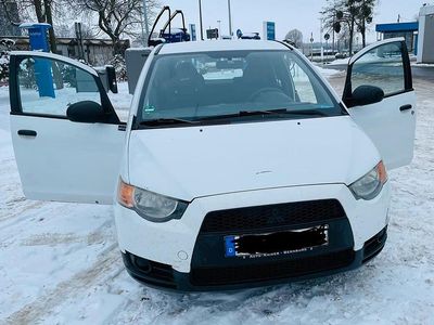 Weiß Gebraucht 2009 Mitsubishi Colt Kleinwagen | 999 €