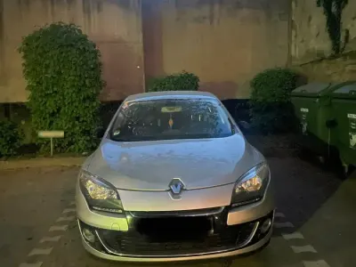 Gebraucht Renault Mégane Bose Edition 116 PS (85 kW) 2012 Grau Kleinwagen