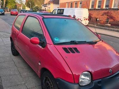 Begagnad Renault Twingo 75 HK (55 kW) 2005 Röd Halvkombi