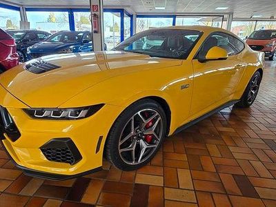 Second-hand Ford Mustang GT Fastback 446 CP (328 kW) 2024 Galben Coupe