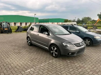 Używany VW Golf V 140 KM (102 kW) 2007 Szary Sedan/Limuzyna