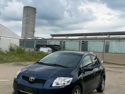 Gebraucht Toyota Auris 124 PS (91 kW) 2007 Blau Kleinwagen