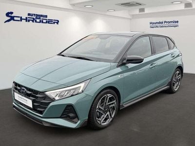 Gebraucht Hyundai i20 N Line 101 PS (74 kW) 2025 Mangrove green/ phantom black Limousine