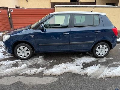 Gebraucht Skoda Fabia Family 51 PS (37 kW) 2012 Blau Kleinwagen