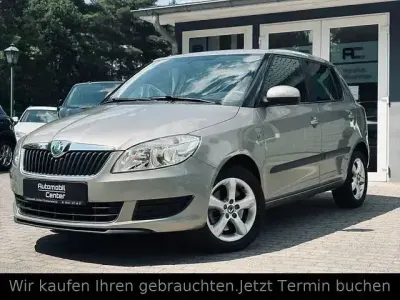 Gebraucht Skoda Fabia Family 105 PS (77 kW) 2012 Beige Limousine