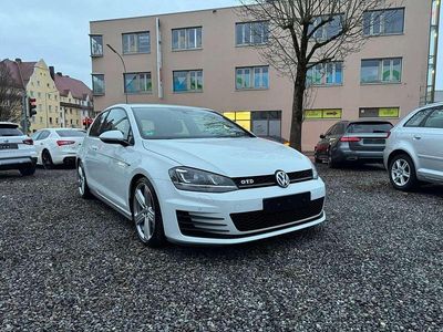 Pure white Gebraucht 2014 VW Golf VII GTD Kleinwagen | 15.900 € (Teuer)
