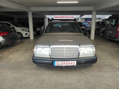 Gebraucht Mercedes 200 105 PS (77 kW) 1987 Braun Limousine