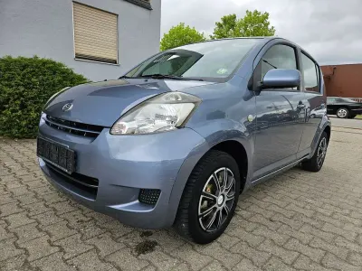 Gebraucht Daihatsu Sirion 91 PS (66 kW) 2009 Grau Kleinwagen