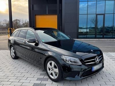 Gebraucht Mercedes C220 190 PS (139 kW) 2018 Grün Kombi