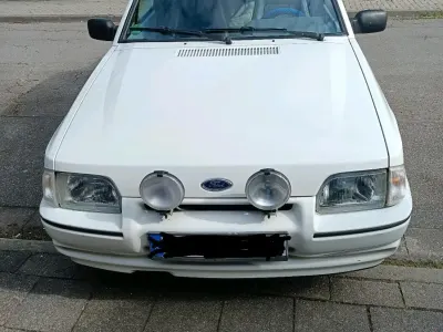 Gebraucht Ford Escort Cabriolet 102 PS (75 kW) 1989 Weiß Cabrio