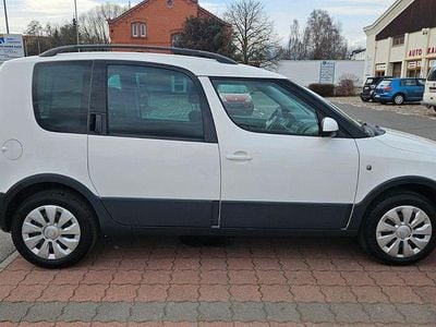 Gebraucht Skoda Roomster 86 PS (63 kW) 2013 Weiß Van / Kleinbus