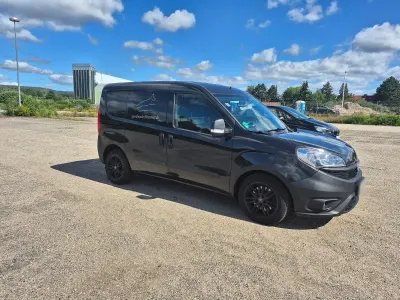 Gebraucht Fiat Doblò Lounge 135 PS (99 kW) 2016 Schwarz Van / Kleinbus