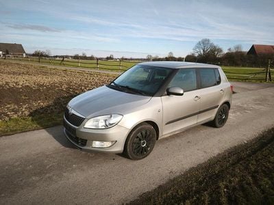 Gebraucht Skoda Fabia 105 PS (77 kW) 2012 Gelb Kleinwagen