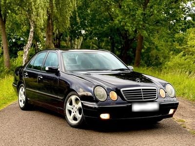 Second-hand Mercedes E320 Avantgarde 197 CP (144 kW) 2000 Mov Berlinǎ