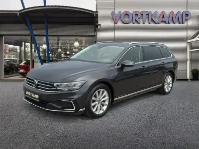 Gebraucht VW Passat IQ Drive 218 PS (160 kW) 2022 Mangangrau (metallic) Kombi