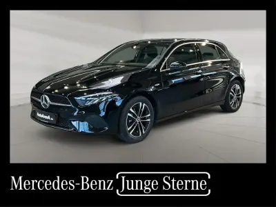 Gebraucht Mercedes A250 Progressive 163 PS (119 kW) 2025 Metalliclack kosmosschwarz Limousine