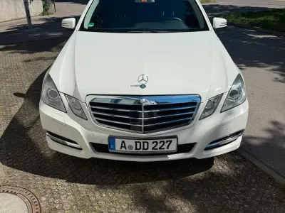 Gebraucht Mercedes E200 Avantgarde 184 PS (135 kW) 2011 Weiß Kombi