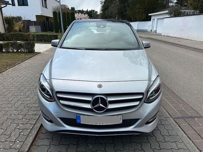 Gebraucht Mercedes B180 122 PS (89 kW) 2018 Silber Van / Kleinbus
