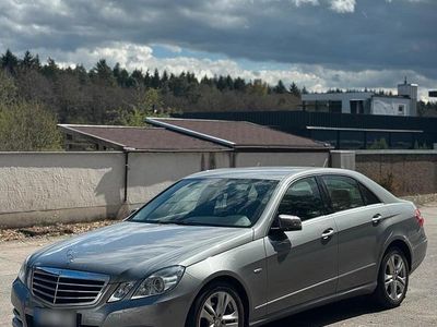 Usata Mercedes E220 Avantgarde 170 CV (125 kW) 2010 Argento Berlina