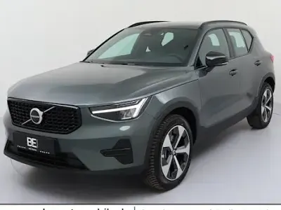 Nuova Volvo XC40 Plus 197 CV (144 kW) 2025 Verde SUV