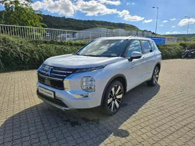 Neu Mitsubishi Outlander P-HEV Edition 306 PS (225 kW) 2025 Titanweiß SUV